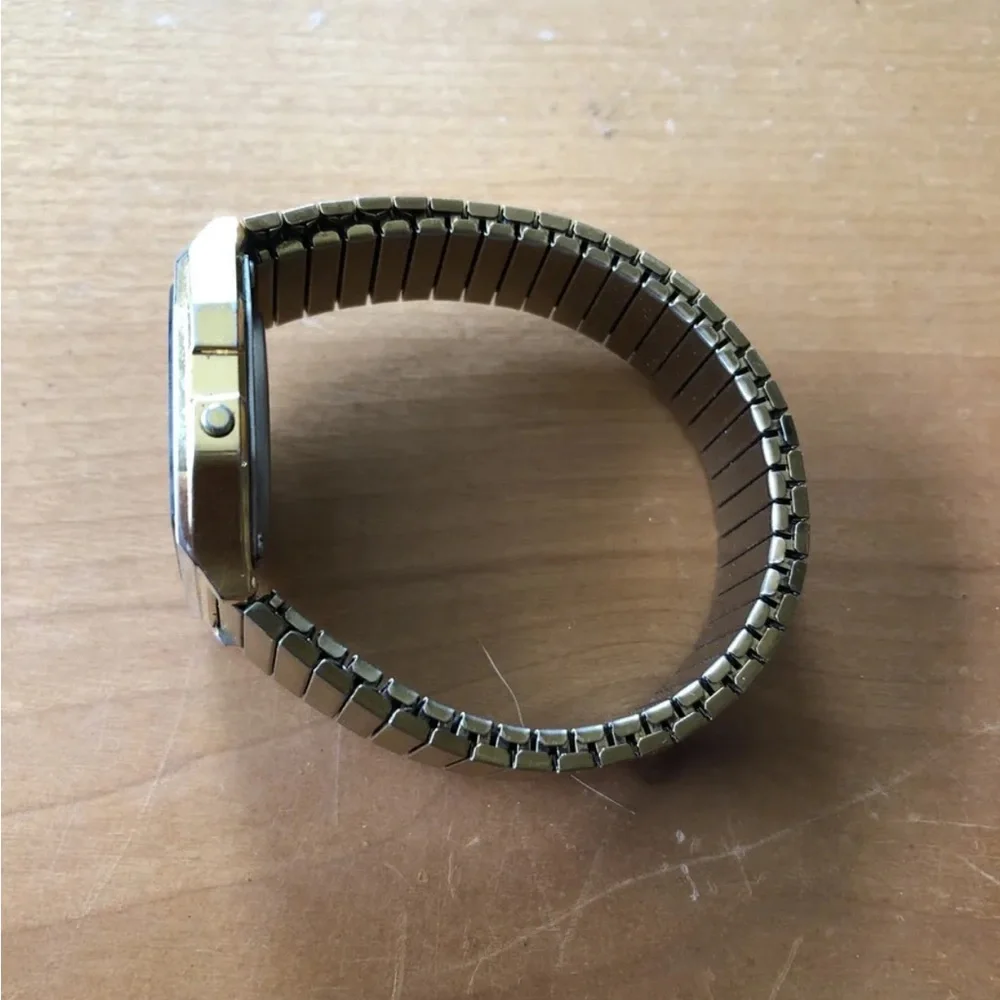 Timex Alarm Chrono Gold Tone Wristwatch With‎ Stretch Band - Needs Batteries